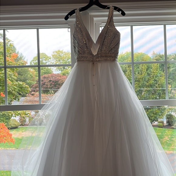 Prom/Wedding Dress - Picture 2 of 4